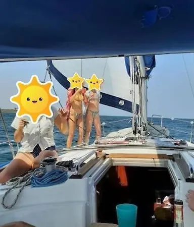 Botel Baby Two